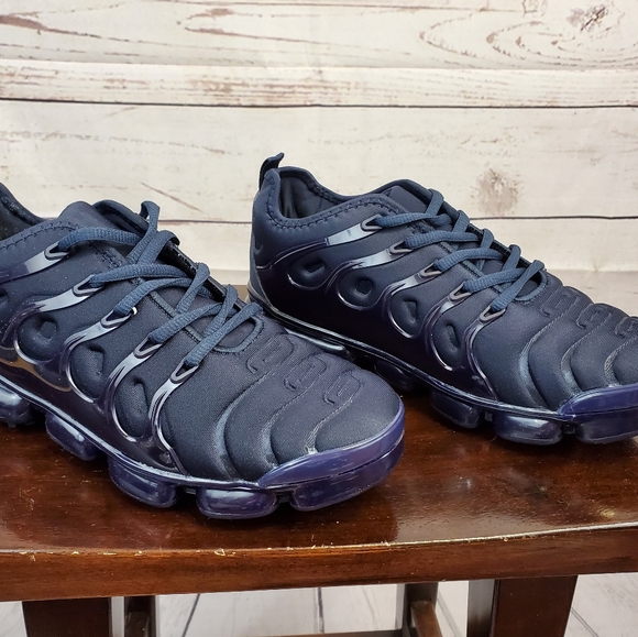 running shoes - Picture 2 of 5